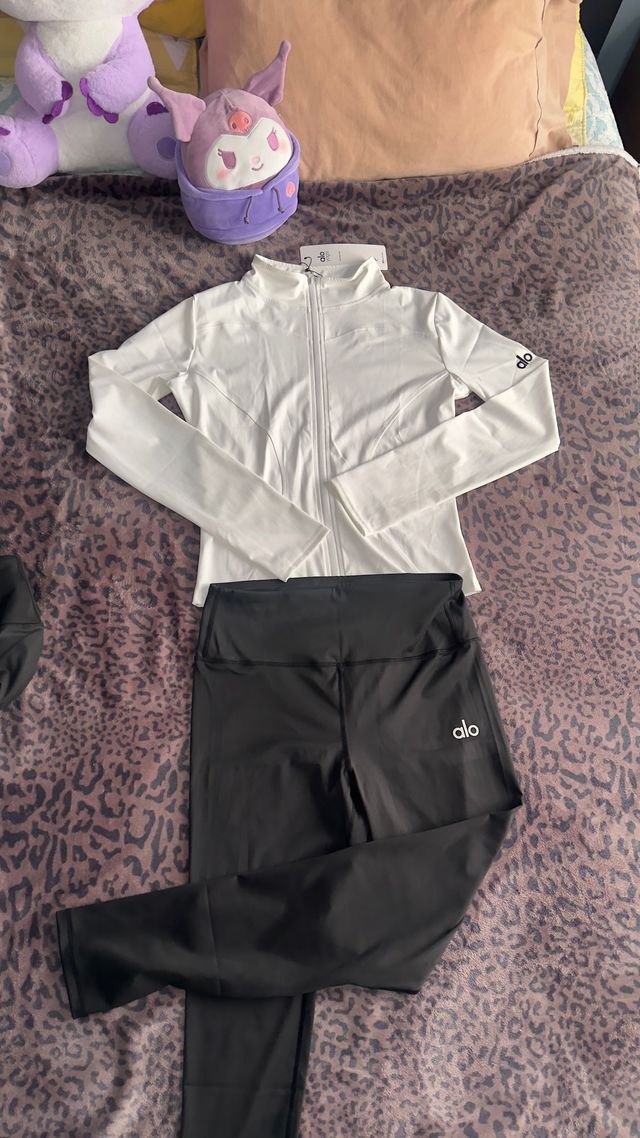 Conjunto deportivo Alo blanco y negro