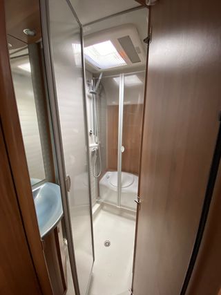 Caravana Bürstner Averso 465TS - 4 plazas