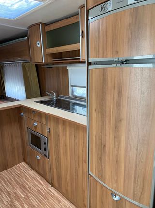 Caravana Bürstner Averso 465TS - 4 plazas