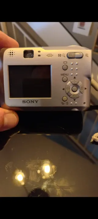 Cámara Sony Cyber-shot Carl Zeiss Plata