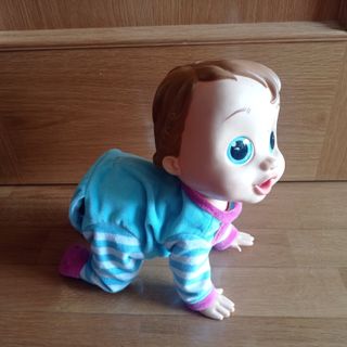 Muñeco bebé Peque Lucas gateando