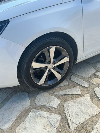 Peugeot 308 2016