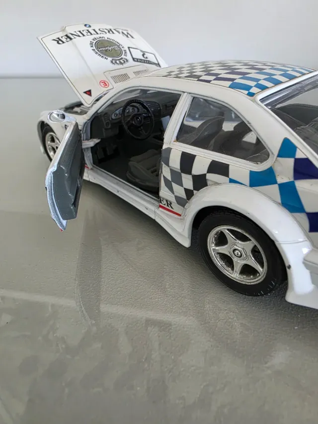 Maqueta BMW M3 1/24 Burago