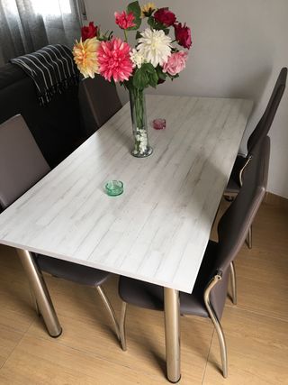 Mesa comedor con 4 sillas
