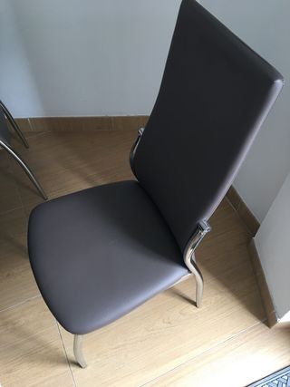 Mesa comedor con 4 sillas