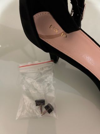 Sandalias tacón bajo negras