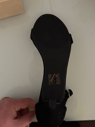 Sandalias tacón bajo negras