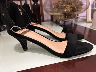 Sandalias tacón bajo negras
