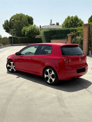 Volkswagen Golf GTI 200