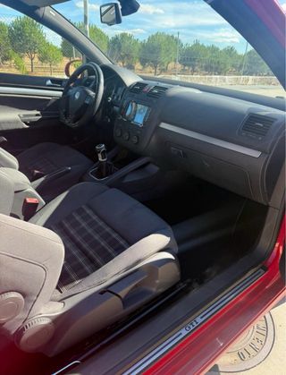 Volkswagen Golf GTI 200