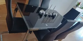 Comedor Moderno Mesa Cristal Negra y Sillas