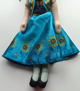 Muñeca peluche Anna Frozen
