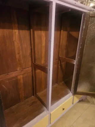 Armario antiguo madera 3 puertas cristal