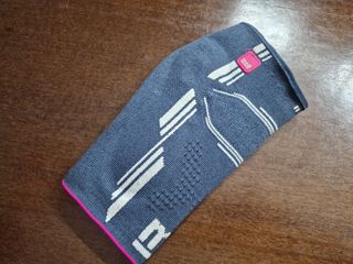 tutore gomito gomitiera con cuscinetti in silicone