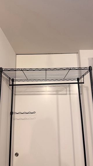 Perchero Metálico con 2 Baldas