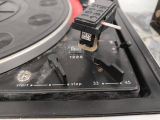 Grundig Studio 3010 con Altavoces HiFi-Box 300