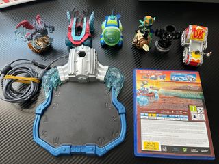Skylanders Superchargers PS4 + Figuras + Portal