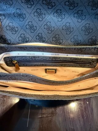 Bolso Guess Cadena Dorada Gris