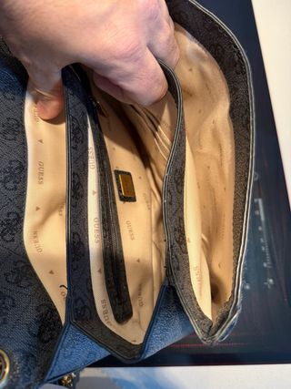 Bolso Guess Cadena Dorada Gris