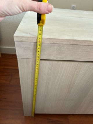 Mueble TV madera claro con puerta