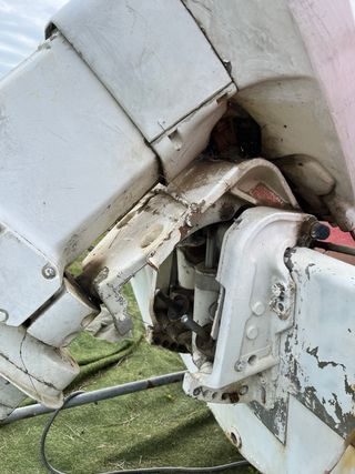 Lancha con motor fueraborda sin papeles