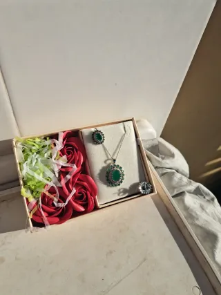 Parure collana e orecchini verdi