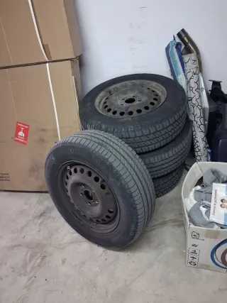 4 Llantas Ford Tourneo completas