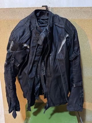 Chaqueta de moto con protecciones