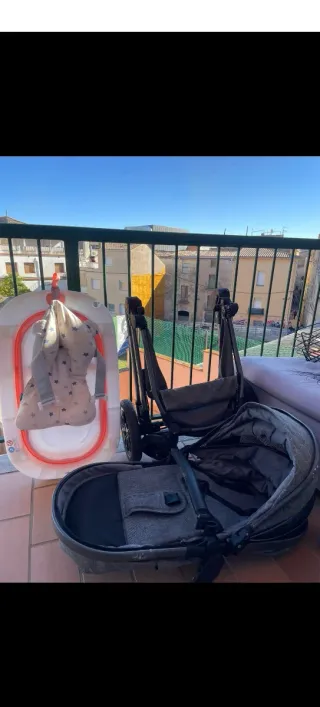 Carrito de bebé y bañera de ducha