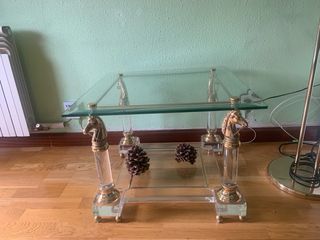 Mesita cristal detalle dorado