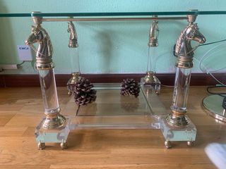 Mesita cristal detalle dorado