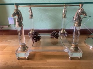 Mesita cristal detalle dorado