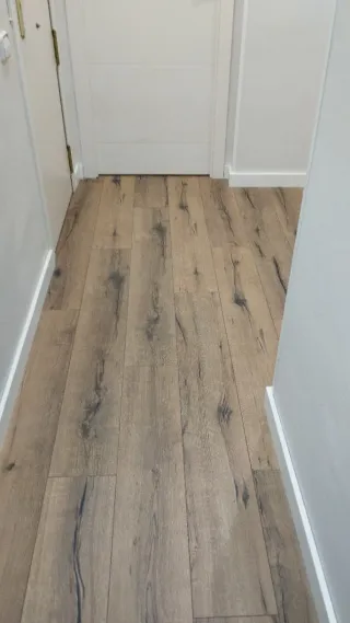 Carpintero e Instalación de puertas,Parket,cocinas