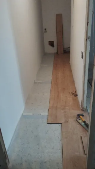 Carpintero e Instalación de puertas,Parket,cocinas