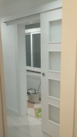 Carpintero e Instalación de puertas,Parket,cocinas