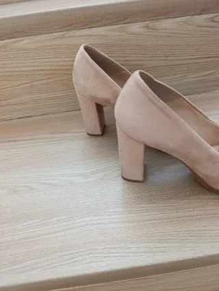 Zapatos tacón beige