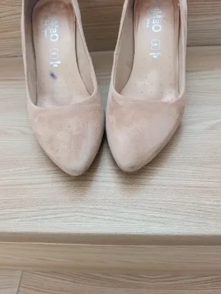 Zapatos tacón beige