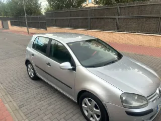 Volkswagen Golf 2004