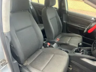 Volkswagen Golf 2004