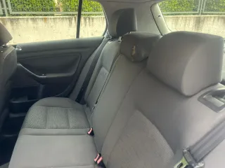 Volkswagen Golf 2004