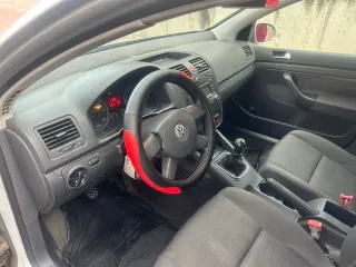 Volkswagen Golf 2004