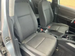 Volkswagen Golf 2004