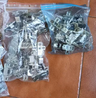 Herrajes de bisagra metálica
