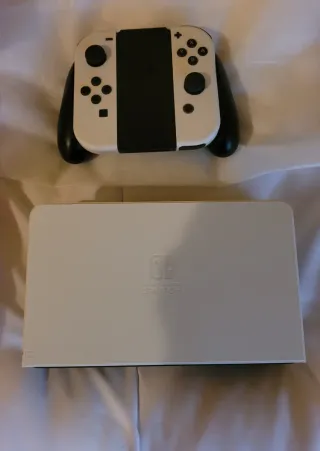 Nintendo Switch OLED + Accesorios Mario