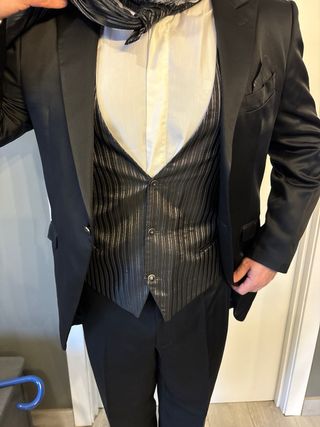 Traje de novio negro