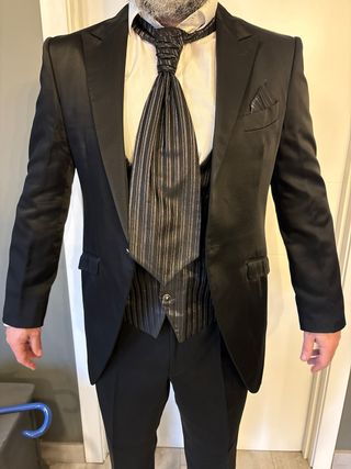 Traje de novio negro