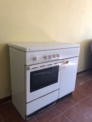 Cocina de gas blanca