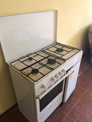 Cocina de gas blanca