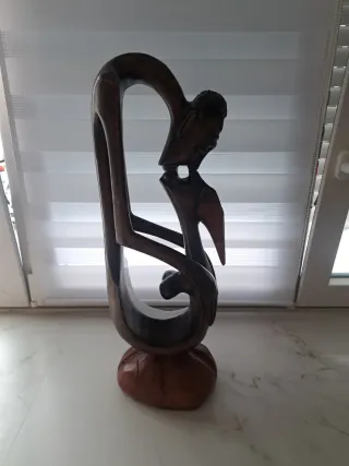 Figura decorativa de madera