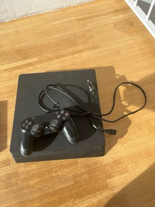 PS4 (PlayStation 4) + 2 Juegos+ 1 mando